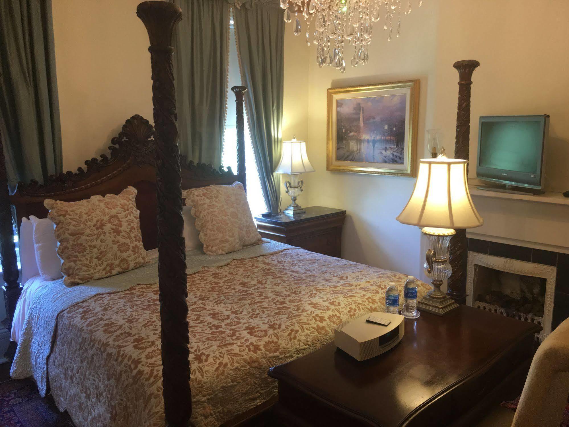 Hotel The Olde Savannah